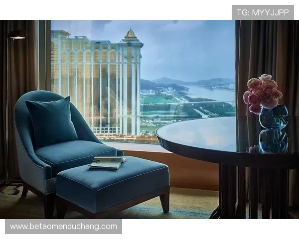 澳门银河酒店提供专业的客户服务，确保每位宾客都能享受到贴心的关怀